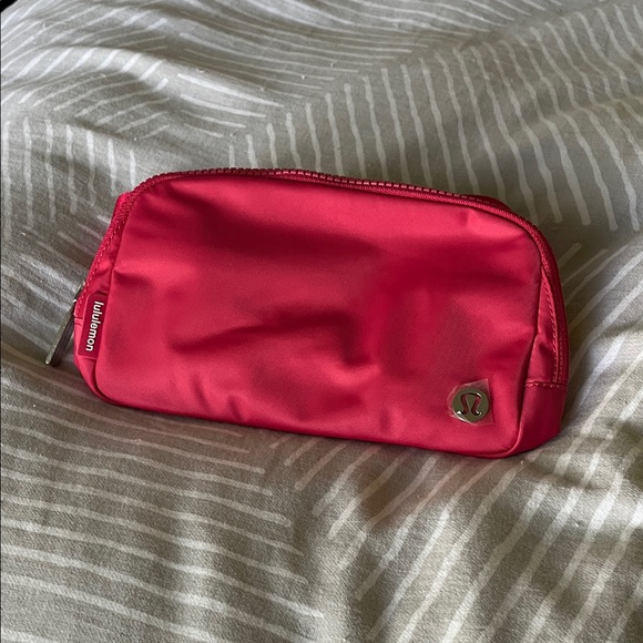 lululemon athletica hot pink everywhere belt Bag, NWT. - Picture 2 of 6